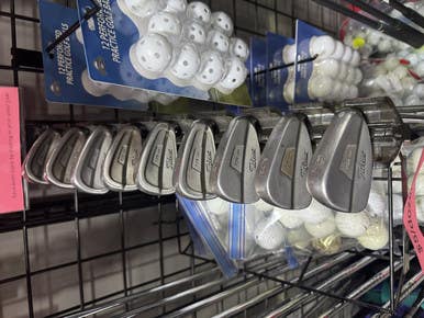 Used Titleist 735 Mens Package Set RH Black 9 Piece 11605-S000208982