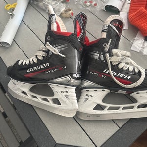 2023 Bauer Vapor X4 Hockey Skates 6 (Used)