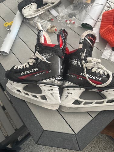 2023 Bauer Vapor X4 Hockey Skates 6 (Used)