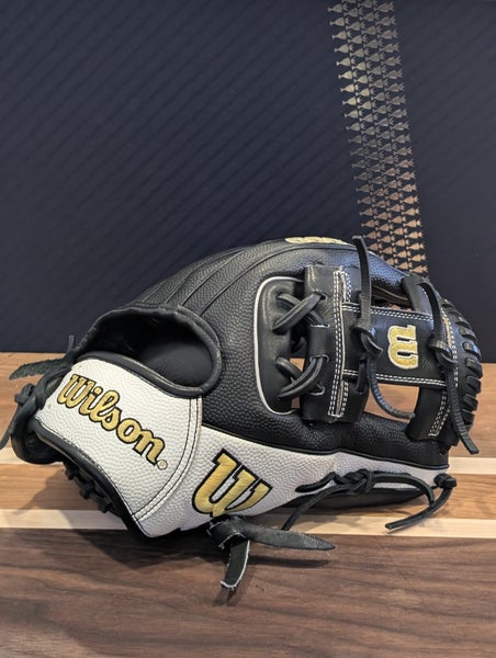 RH Wilson A2000 Baseball Glove 11.5" (Used)