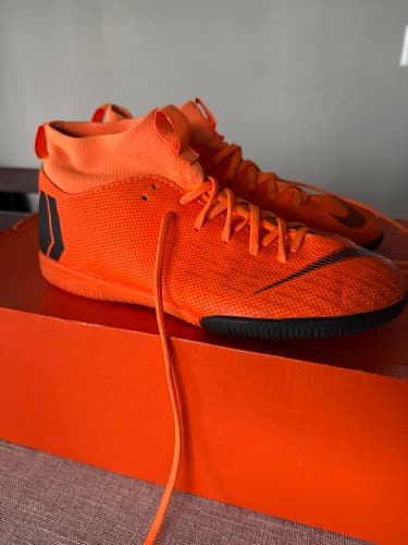 Orange Unisex 4Y (Big Kids / Youth) Nike Superfly VI Academy Turf Cleats (Used)