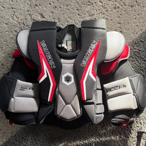 Medium Vaughn SLR3 Goalie Chest Protector (Used)