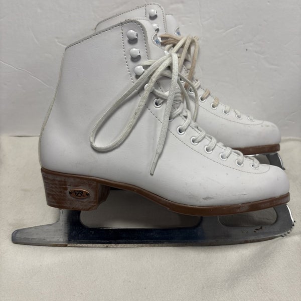 Womens Adult Size 7 Riedell Figure Ice Skates. White