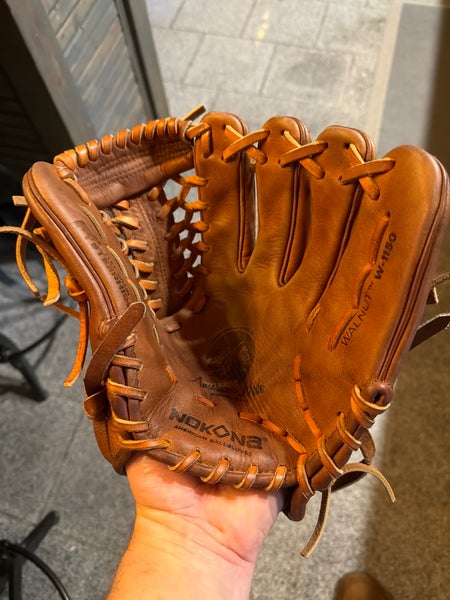 Infield RH Nokona W-1150 Baseball Glove 11.5" (Used)