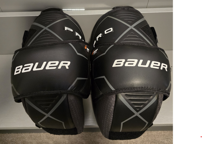 Senior Bauer Pro (2024) Knee Pads