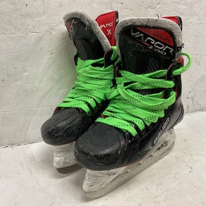 Used Bauer VAPOR 3X PRO Junior Hockey Skate White/Black/Red Junior 02.5 11855-S000195325
