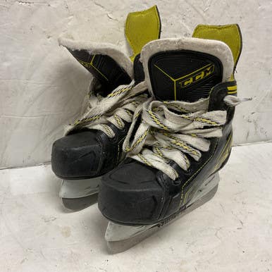 Used CCM SUPER TACKS 9380 Youth Hockey Skate Youth 10.5 11855-S000195308