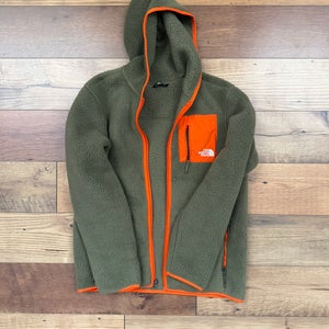 Green Kids Unisex Large/Extra Large 18-20 The North Face Jacket (Used)