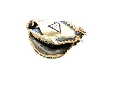 Used Akadema APM42 BB/SB Catchers RH Throw White 32 1/2" 11846-S000089239