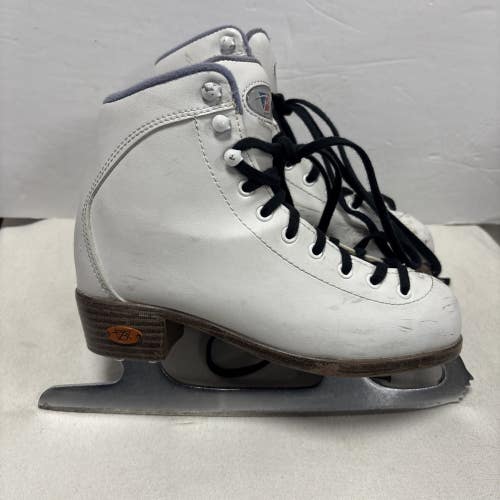 Girls Junior Size 2 Riedell Figure Ice Skates. White And Purple