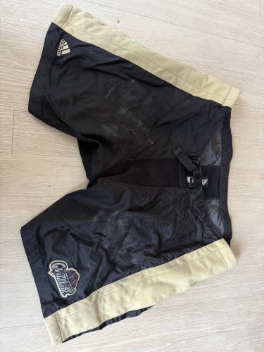 Black Medium Adidas Pant Shell (Used)