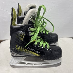 Youth Size 12 Bauer Vapor X4 Ice Hockey Skates.