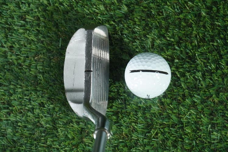 PIN SEEKER CHIP'N RUN CHIPPER 36" GRAPHITE LEFT LH W/ SUPER STROKE SLIM 3.0 GRIP