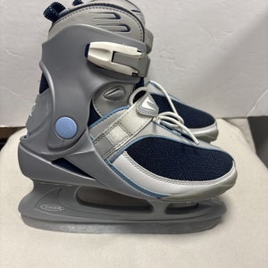 Womens Adult Size 7 DBX Ice Hockey Skates.