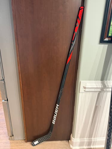 Senior Bauer S19 Vapor League Right Handed Hockey Stick P88 70 Flex Pro Stock (New)