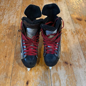 2006 Bauer Vapor XIX Hockey Skates Regular Width 6.5 (Used)