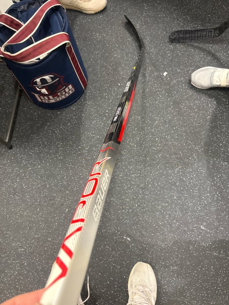 Senior Bauer Vapor Hyperlite Right Handed Hockey Stick P88 70 Flex (New)