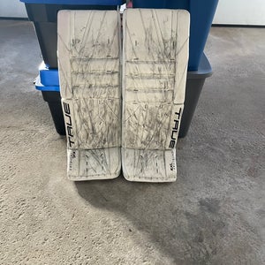34" True Catalyst 7X3 Goalie Leg Pads (Used)