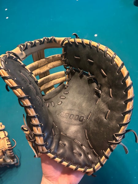 2021 First Base RH Wilson A2000 1679 Baseball Glove 12.5" (Used)
