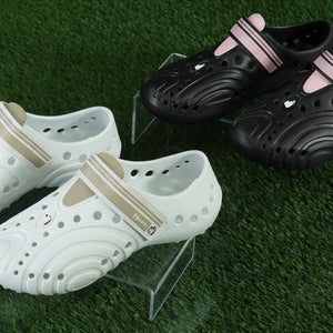 (2 PAIR) HOUNDS BY DAWGS WOMEN'S 5/6 ULTRALITES CLOGS SANDALS NWT, BRAND NEW!!