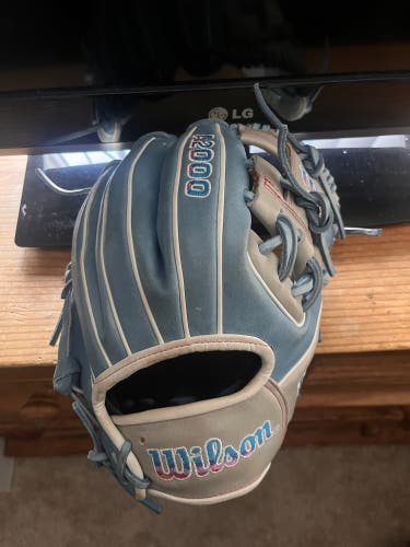 2024 Wilson A2000 RH Infield Baseball Glove 11.5" (New)