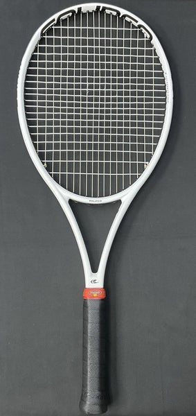 Solinco Whiteout 305 18x20 Grip Size 4