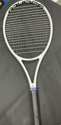 Used Solinco Whiteout 305 XTD Tennis Racquet Grip Size 3