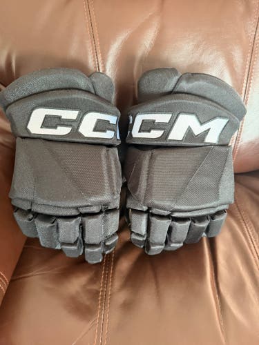 Like New NHL Pro Stock CCM HGTKXFPP Hockey Gloves-14”