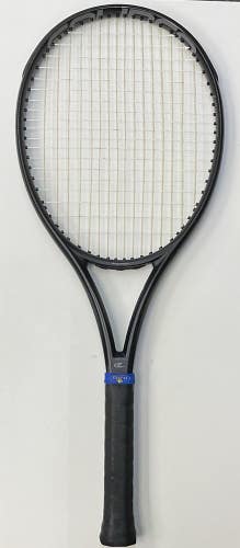 Solinco Blackout 300 16x19 Grip Size 3