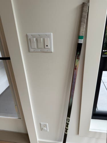 Junior CCM JetSpeed FT8 Pro Right Handed Hockey Stick P28 30 Flex (Used)