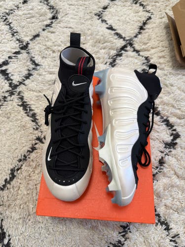 Men's Size M 12.0 (W 13.0) Nike Cleats Mid Top Molded Cleats (New)