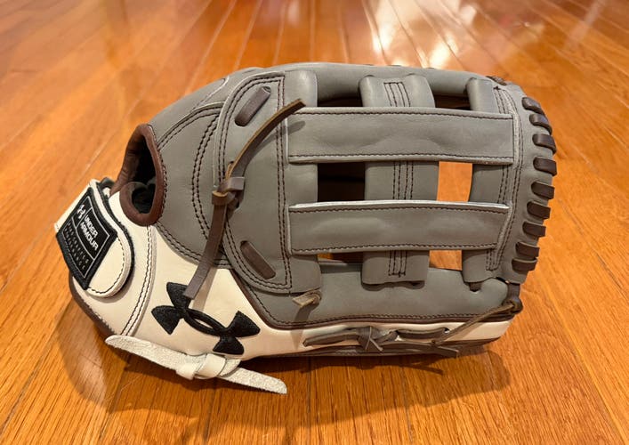 Under Armour RH Softball Glove 12.5" (New)