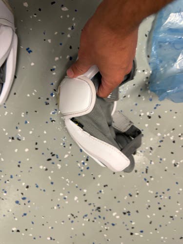 Medium Adult Maverik Rome Arm Pads (Used)