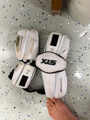 Medium Adult STX Cell V Arm Pads (Used)