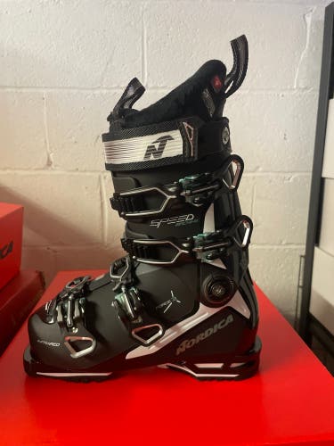 Mondo 23 & 23.5 Women's Nordica SpeedMachine 3 105 W (GW) Ski Boots Medium Flex (New)