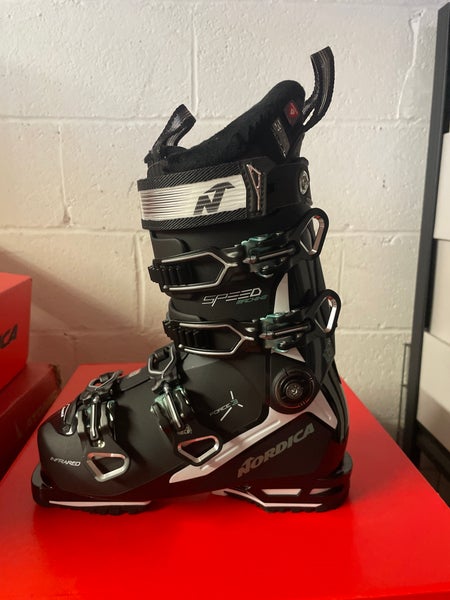 Mondo 23 & 23.5 Women's Nordica SpeedMachine 3 105 W (GW) Ski Boots Medium Flex (New)