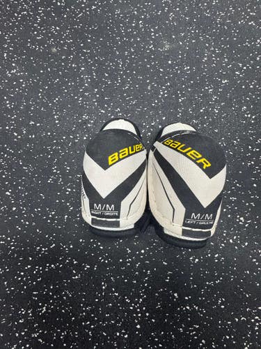 Used Bauer SUPREME Youth Elbow Pads MD 11849-S000034103