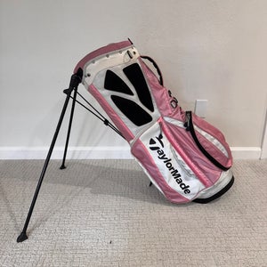 Women's TaylorMade Golf Bag Bag (Used)