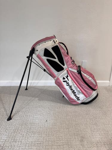 Women's TaylorMade Golf Bag Bag (Used)