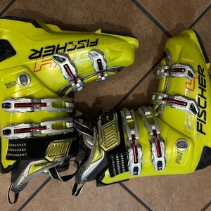 25.5 Fischer RC4 Ski Boots (Used)