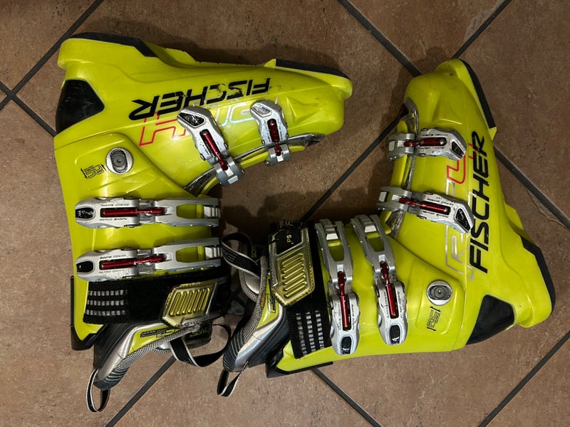 25.5 Fischer RC4 Ski Boots (Used)