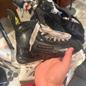 Bauer Supreme MX3 Hockey Skates Regular Width Size 4.5 (Used)