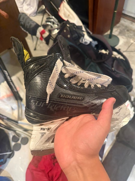 Bauer Supreme MX3 Hockey Skates Regular Width Size 4.5 (Used)