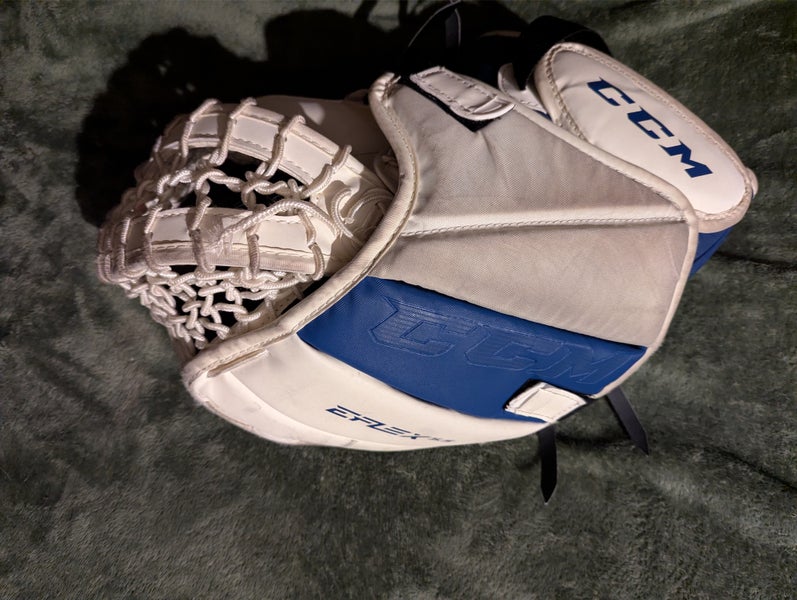 CCM Extreme Flex E5.5 Regular (Used)