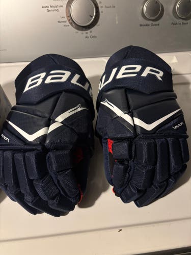 Bauer Vapor Fly 40 Gloves 14" (New)
