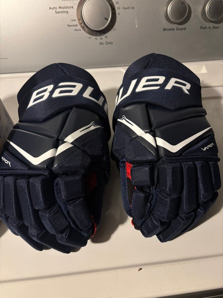 Bauer Vapor Fly 40 Gloves 14" (New)