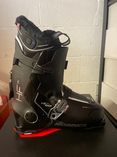 Mondo 26 & 26.5 Women's Nordica HF Elite Heat W (GW) Ski Boots Soft Flex (New)