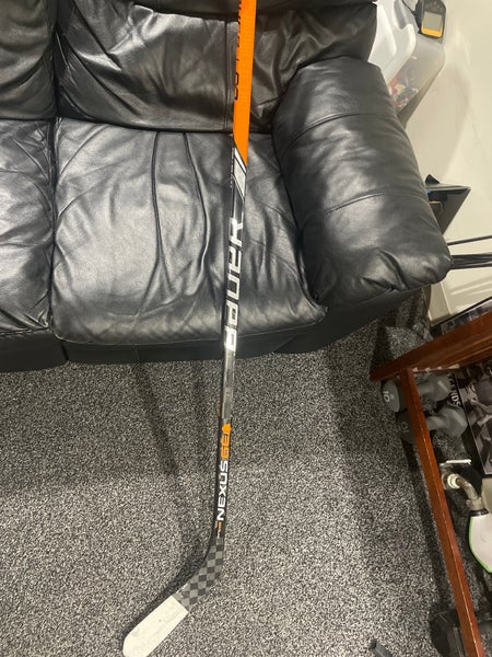 Intermediate Bauer Custom Right Handed Hockey Stick P28 65 Flex (Used)