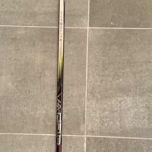 Senior Bauer Vapor Hyperlite 2 Right Handed Hockey Stick P28 70 Flex (Used)