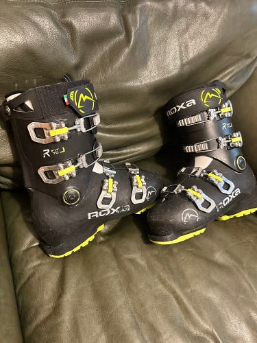 Mondo 26 & 26.5 Kid's Roxa All Mountain Ski Boots Soft Flex (Used)